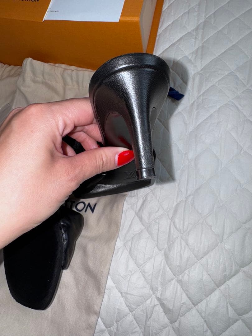 J*y様 LOUIS VUITTON ブラック ミュール