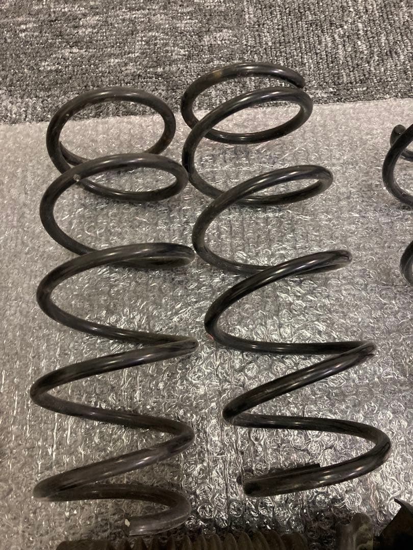 サスペンション KYB