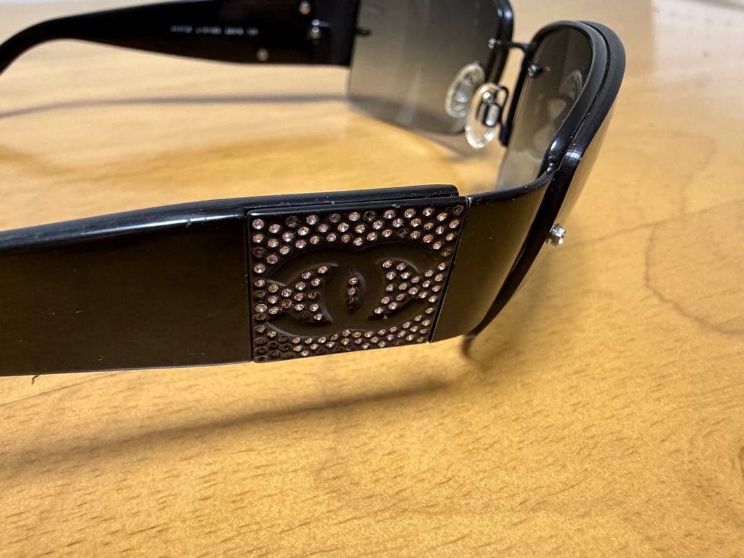 【正規品】CHANEL ブラックグラデーション　サングラス ストーン装飾