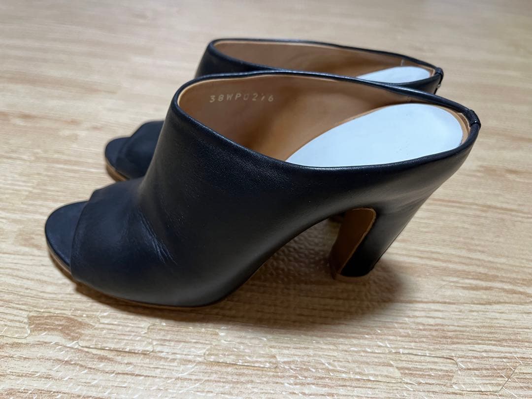 メゾンマルタンマルジェラ　黒 レザー オープントゥヒールサンダル size37