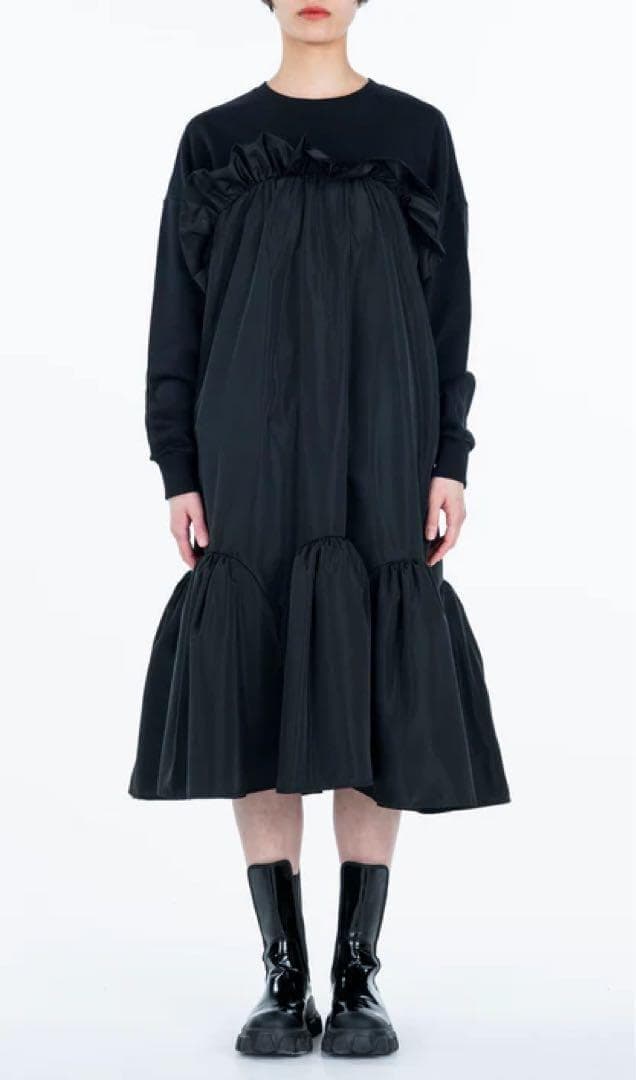 【VIVIANO】新品未使用タグ付＊イソザイフリルワンピース　ドッキング　黒　S