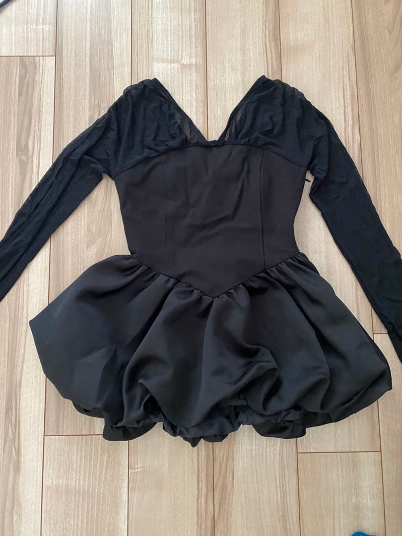 polaura ブラックフリルペプラムトップス（長袖）