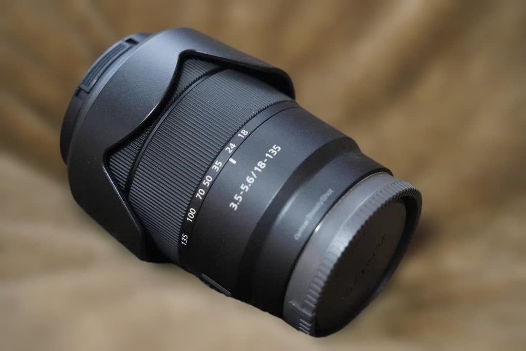 ソニーズームレンズ18-135mm F3.5-5.6 OSS「SEL18135」
