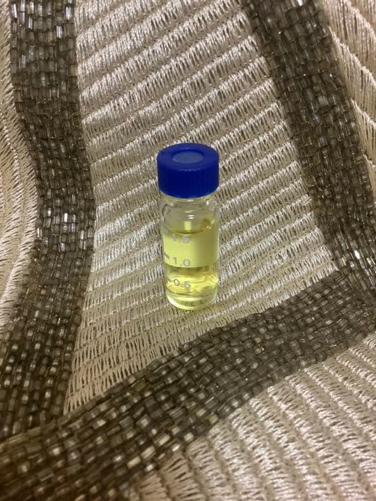 ブルガリア産  最高級品  ダマスク・ローズオイル