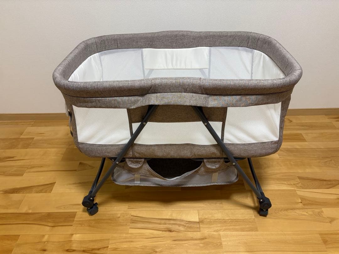 移動可能　ベビーベッド
