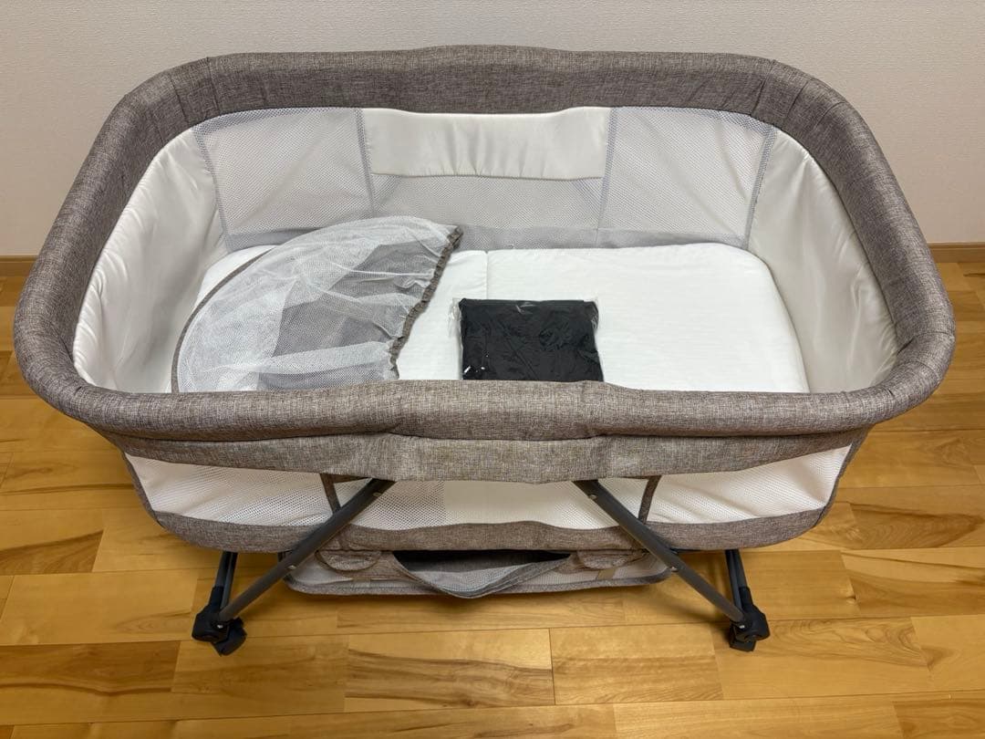 移動可能　ベビーベッド