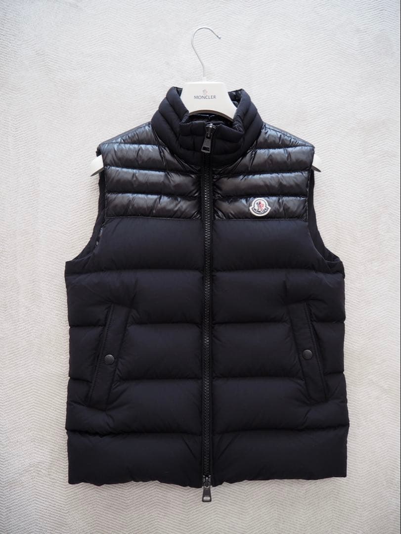MONCLER ブラック ダウンベスト　デュプレス モンクレール