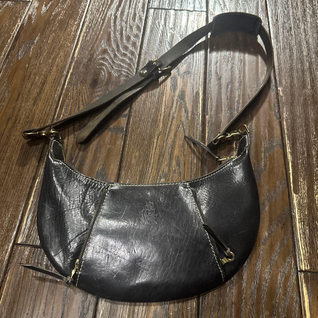 サンダスト　LUNA　レザーショルダーバッグ