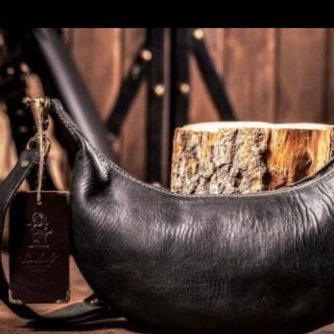 サンダスト　LUNA　レザーショルダーバッグ