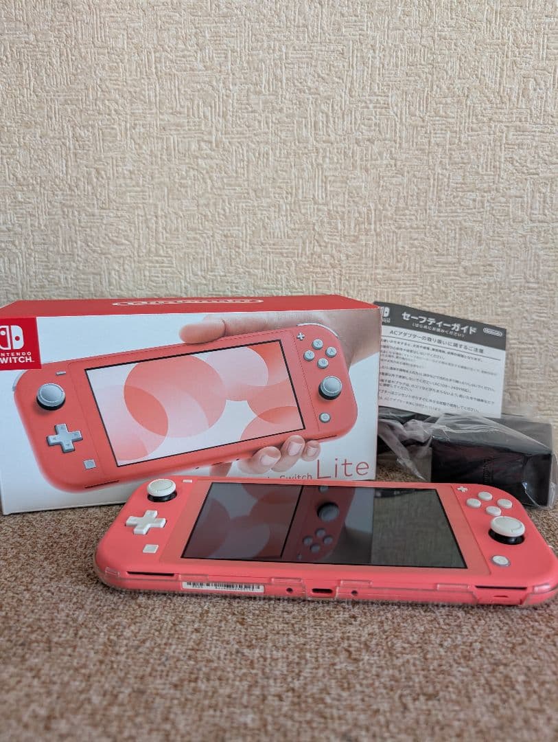 Nintendo Switch Lite　コーラルピンク 本体