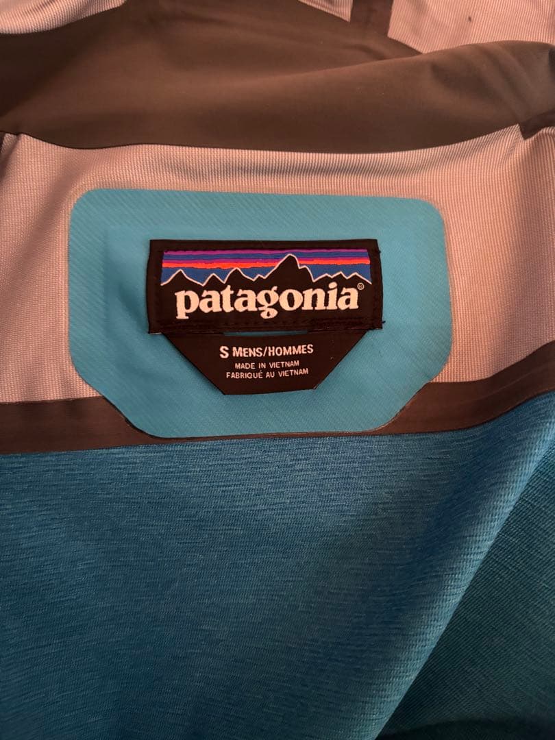 patagonia マウンテンパーカー　s size