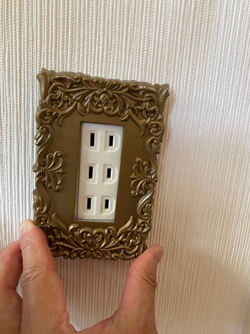 g*y様 アンティーク　コンセントカバー　三つ口