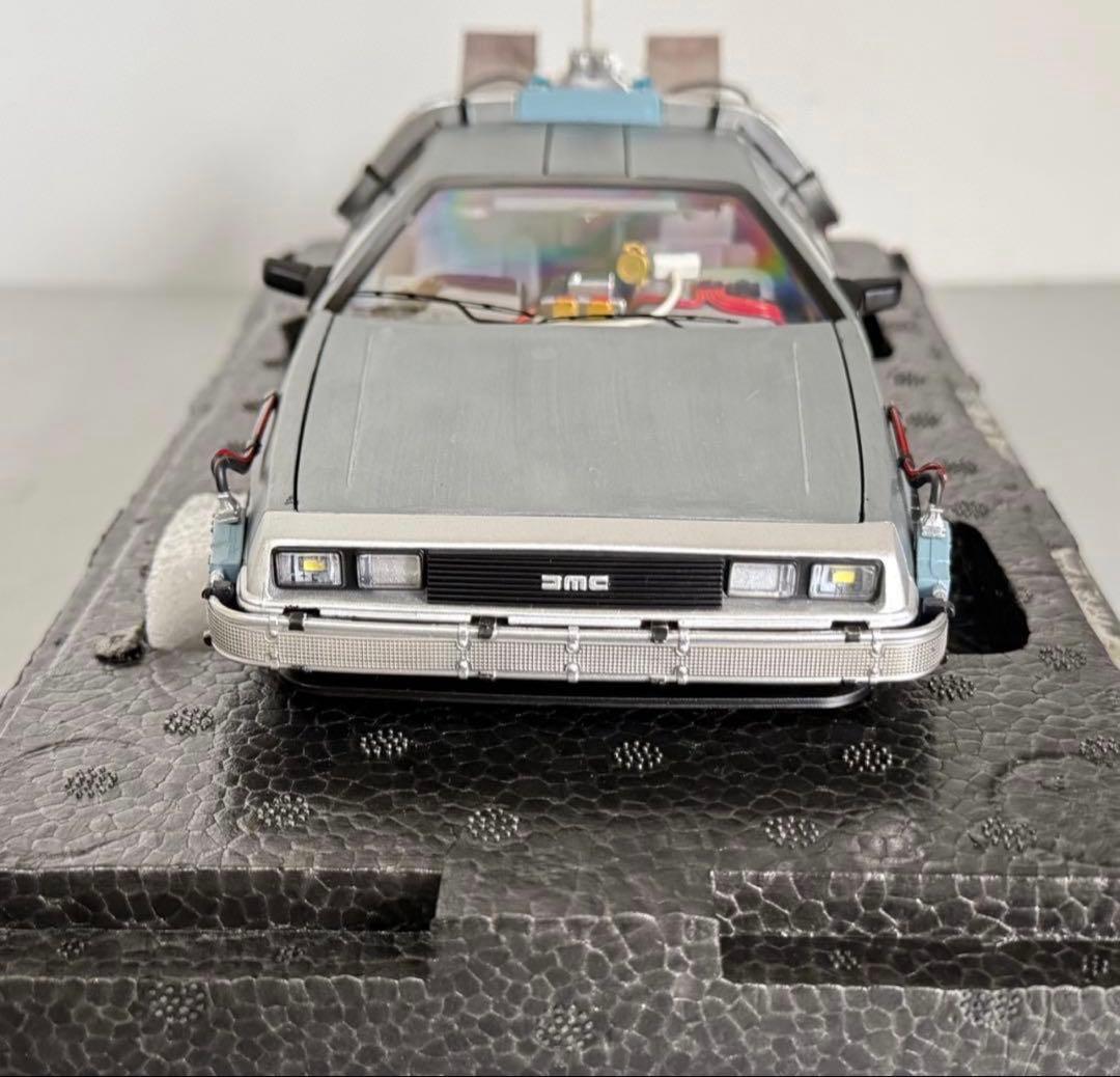 デロリアン 1/18スケール モデル Hot Wheels