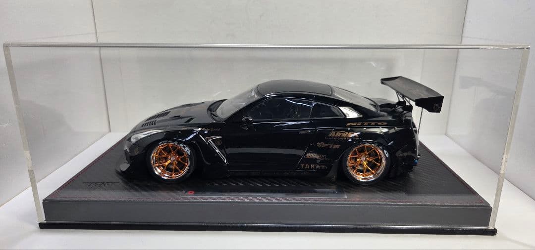 EIDOLPN　アイドロン　1/18　Rocket　Bunny　R35　GTR