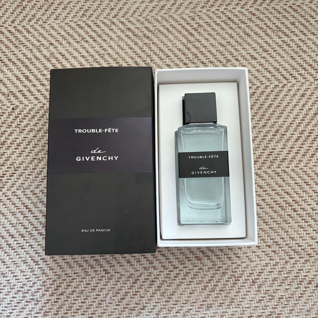 GIVENCHY ドジバンシイ トロブルフェット 100ml