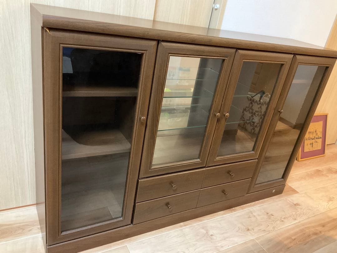 美品　高級大型サイドボード　木製キャビネット　収納容量大　ガラス扉　鏡　引き出し