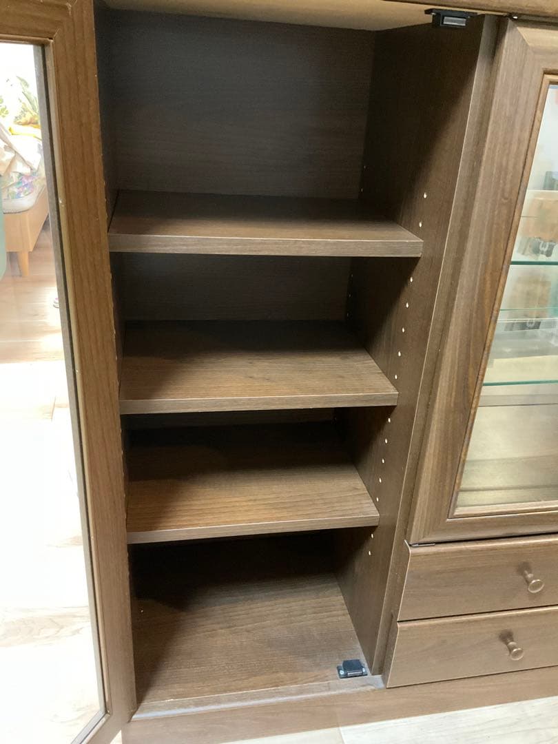 美品　高級大型サイドボード　木製キャビネット　収納容量大　ガラス扉　鏡　引き出し