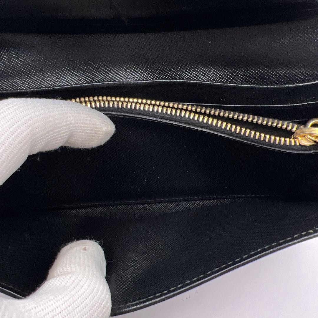 パン子プラダ　リボン　ブラック　長財布　ゴールドロゴ　スナップボタン