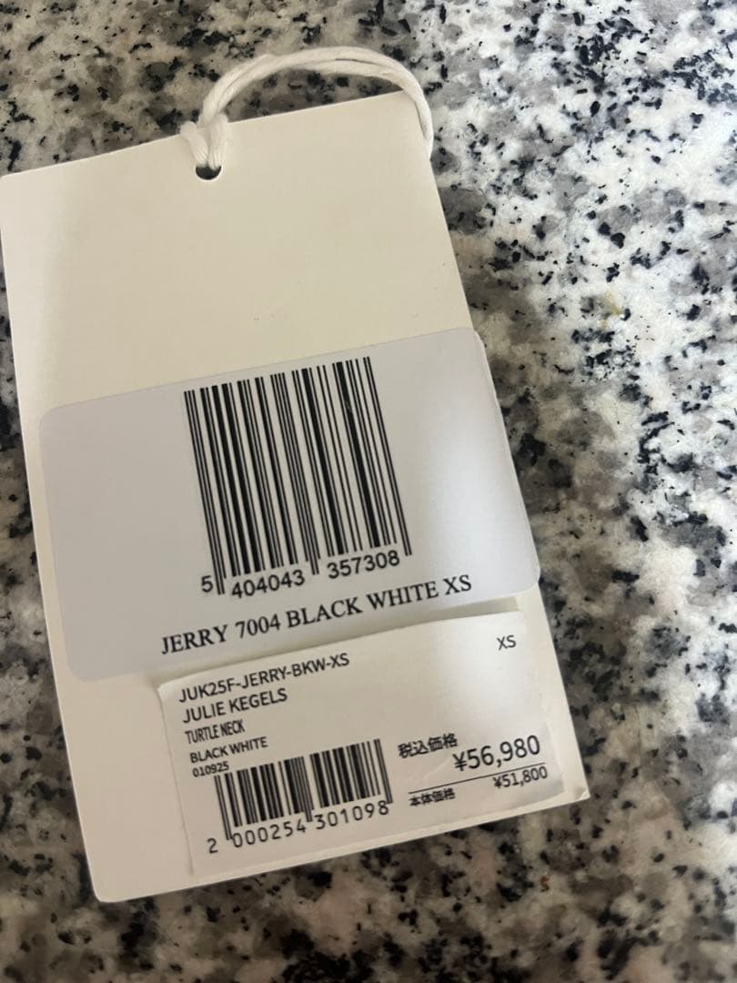 新品Julie Kegels TURTLE NECK / BLACK WHITE