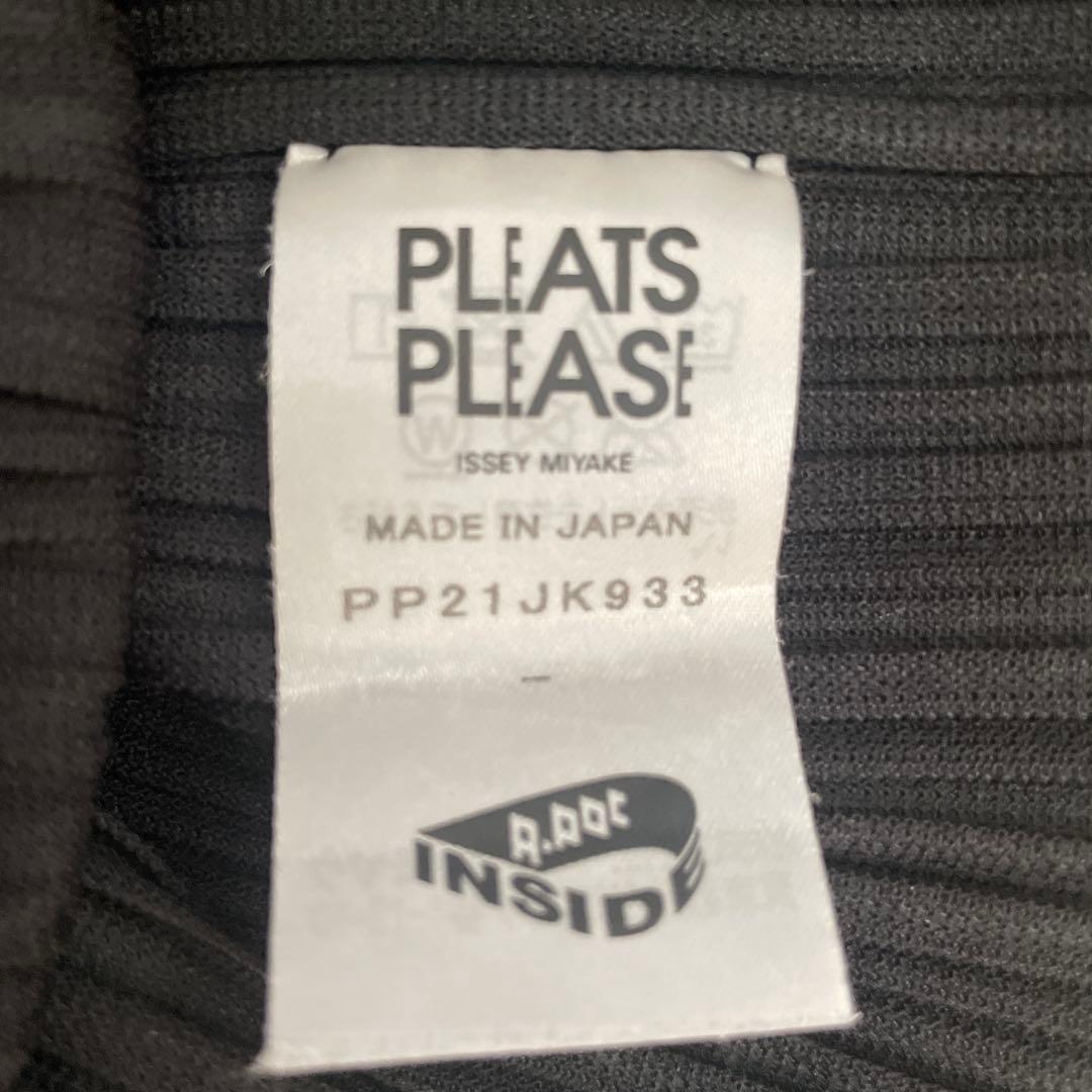 プリーツプリーズ　ハイネックトップス　ブラック