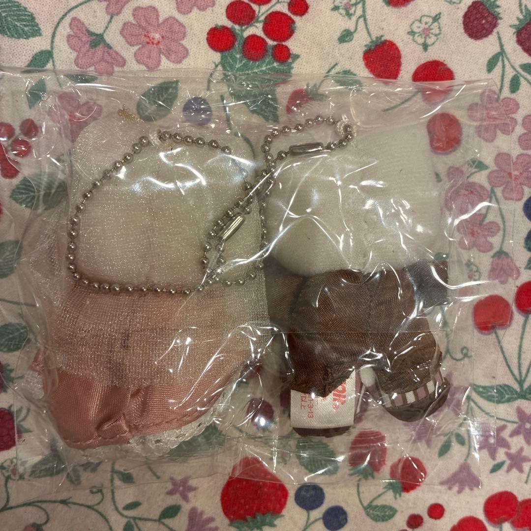 レア　ハローキティ　ダニエル　ウェディングドール　マスコット　キーチェーン