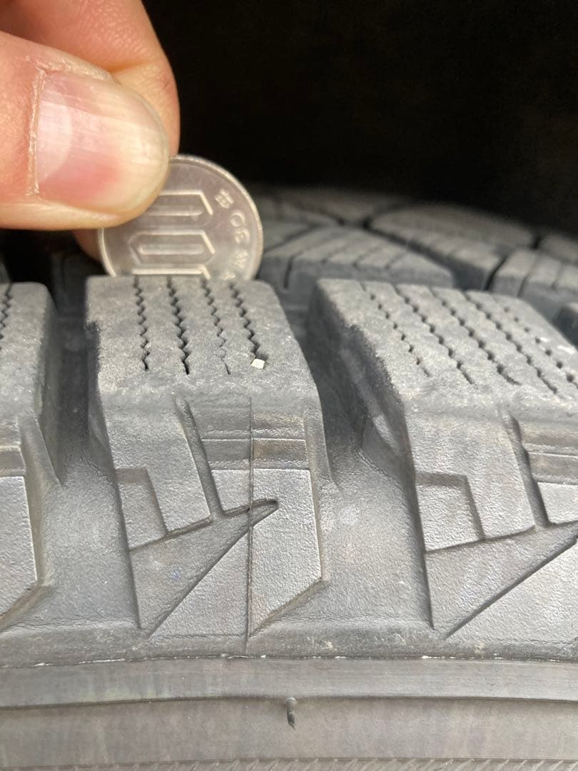 ブリヂストン DM-V2 215/70r16 タイヤ・ホイールセット　山たっぷり