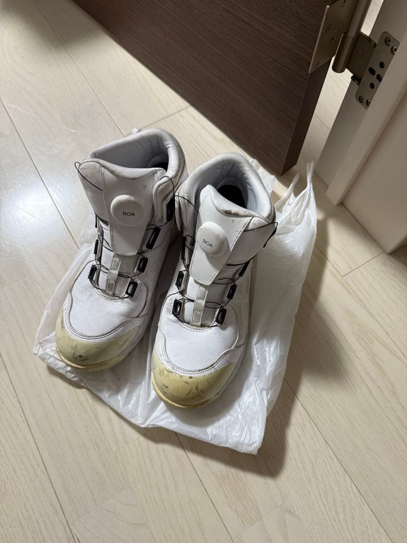 BOAシステム搭載 安全靴 ホワイト