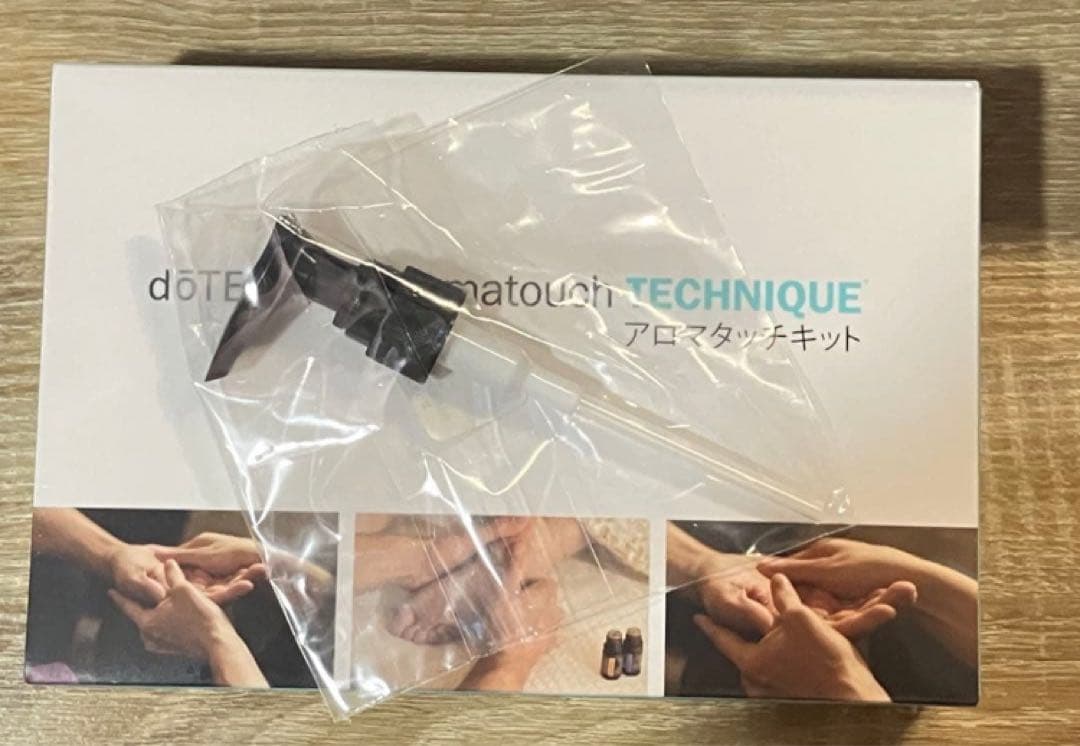 新品未開封　ドテラ　アロマタッチキット(（ココナッツオイル専用ポンプ付）)