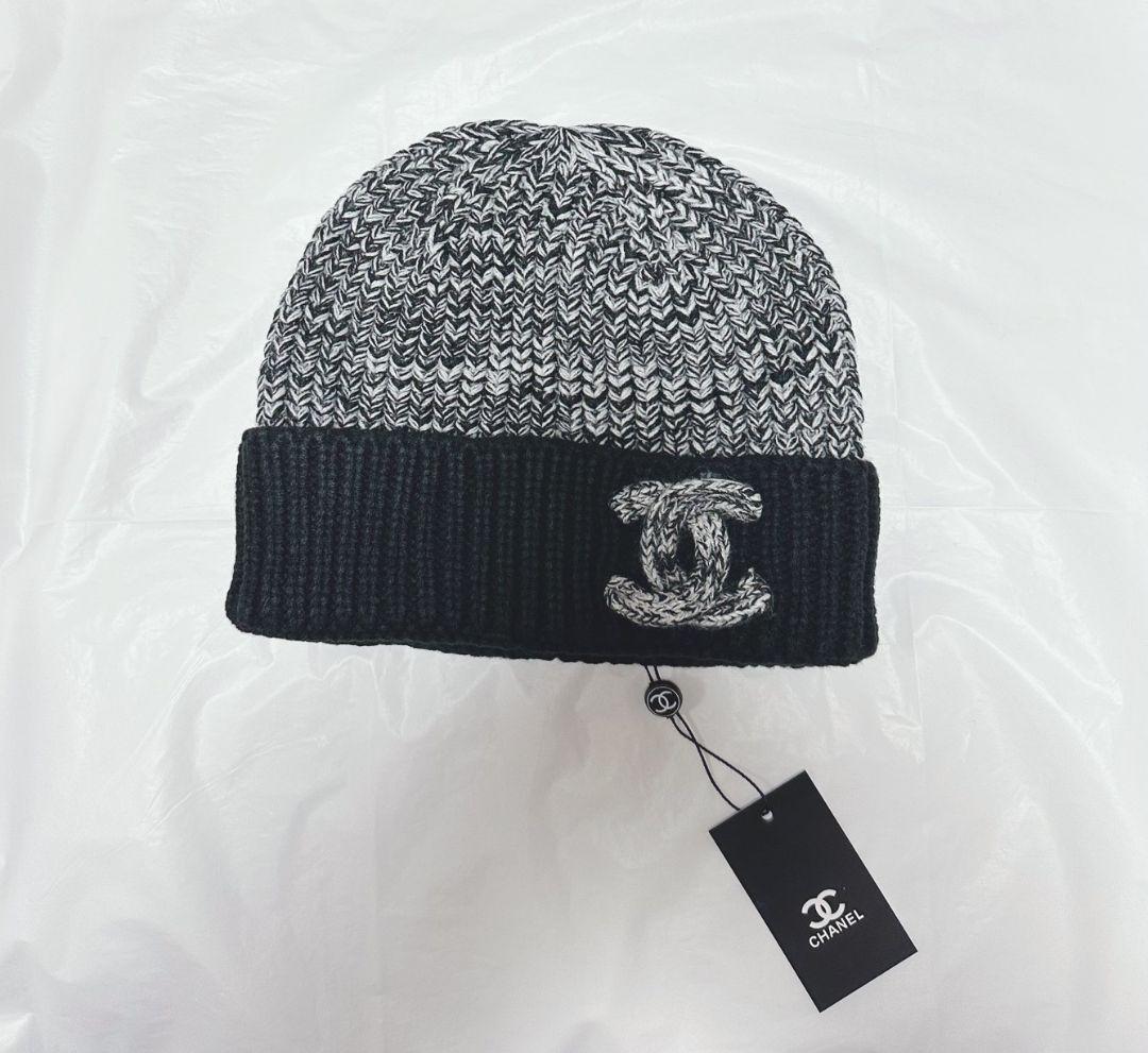 CHANEL ニット帽 ブラック/ホワイト 新品タグ付き