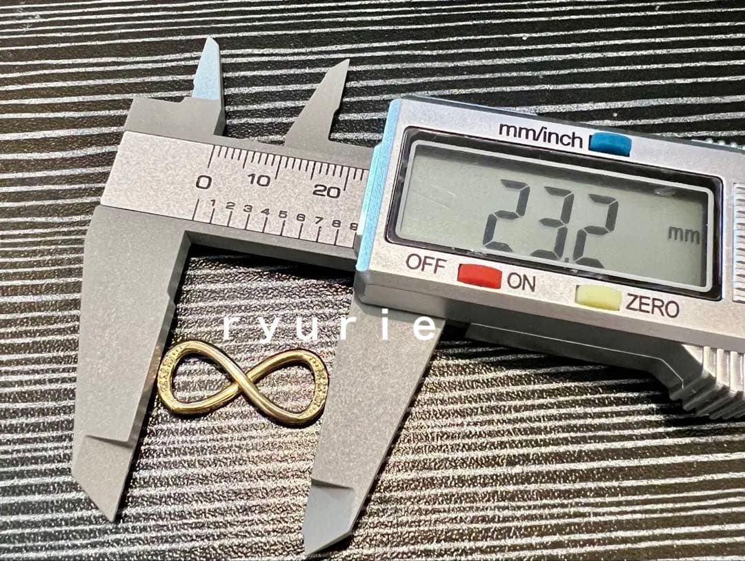 18金ペンダントタップ ／チャーム　インフィニティ　セール❣️