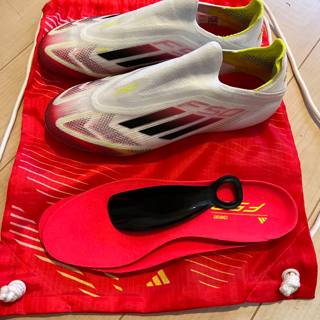 adidasF50スパイク紐なしFG 25.0