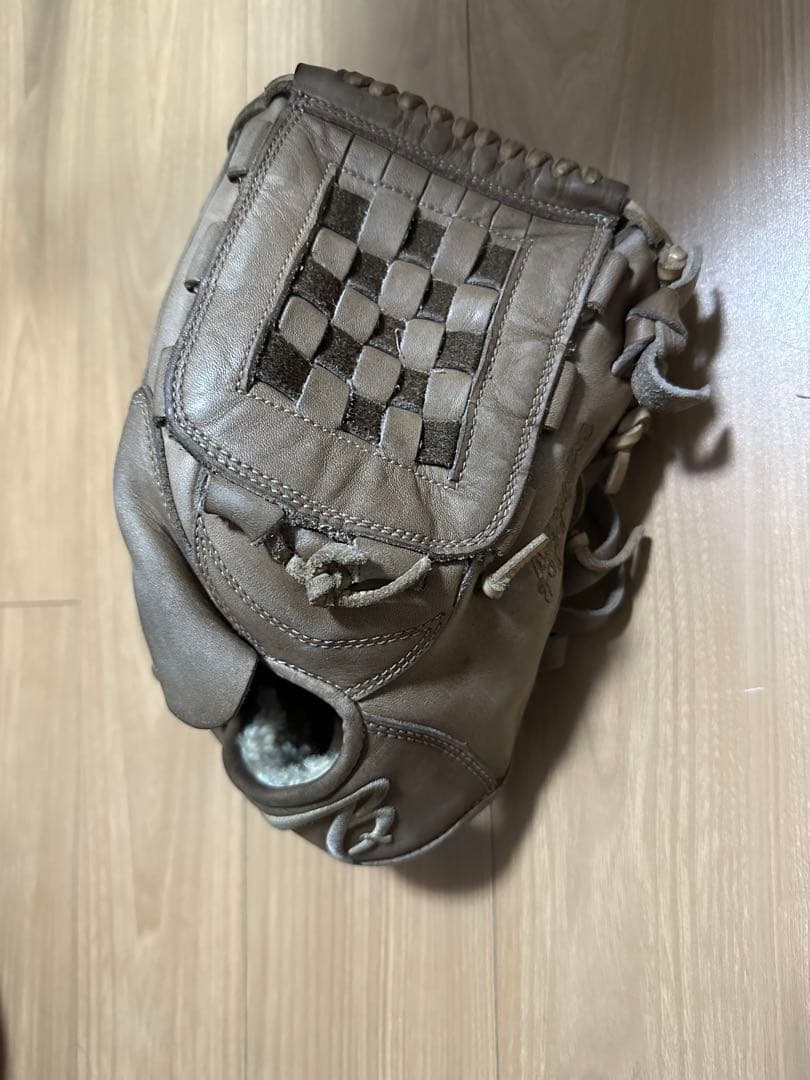 ブルノ硬式オーダー投手用グローブ