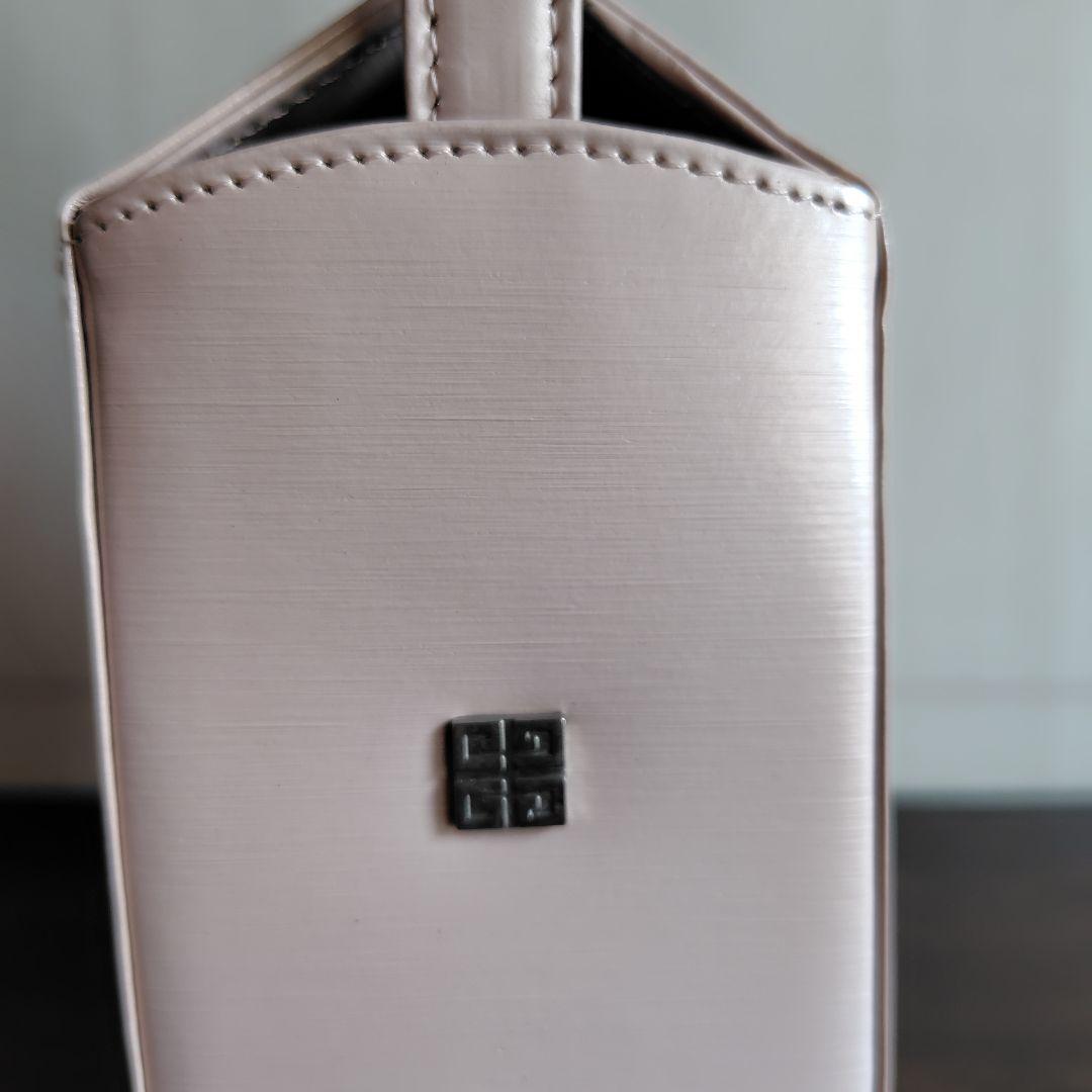 GIVENCHYレザーハンドバッグ(ペールピンク)