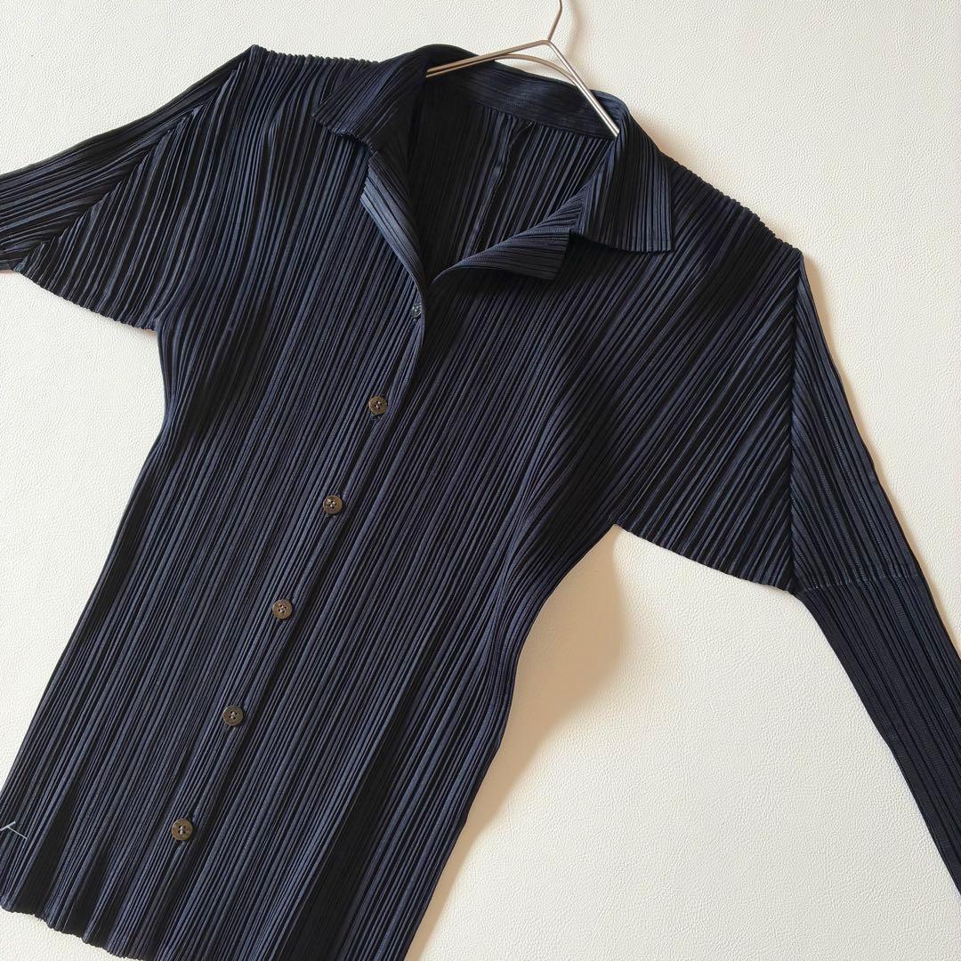イッセイミヤケ　プリーツプリーズ　長袖シャツ　大きいサイズ４　伸縮　ネイビー