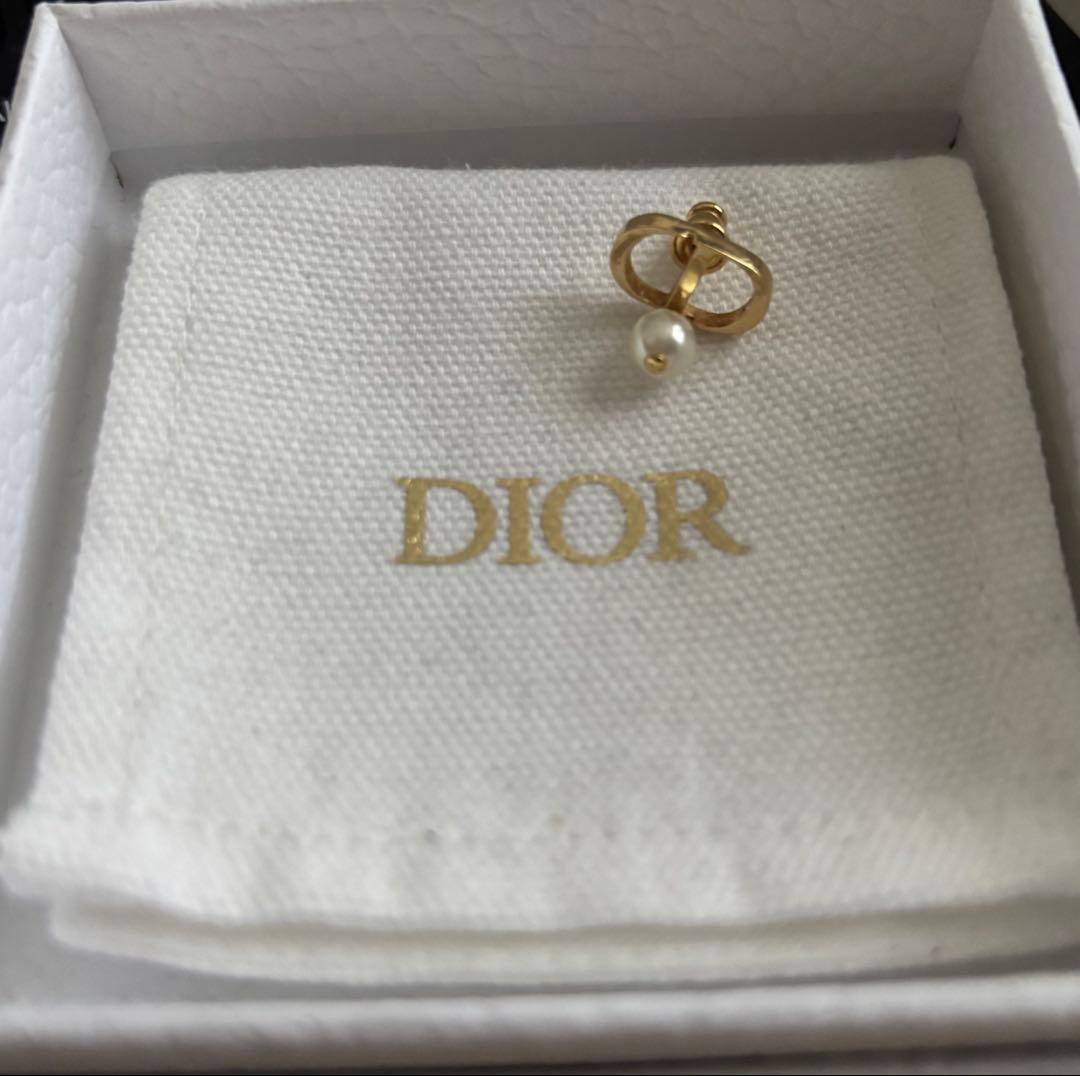 Dior ゴールド フープピアス パール付き