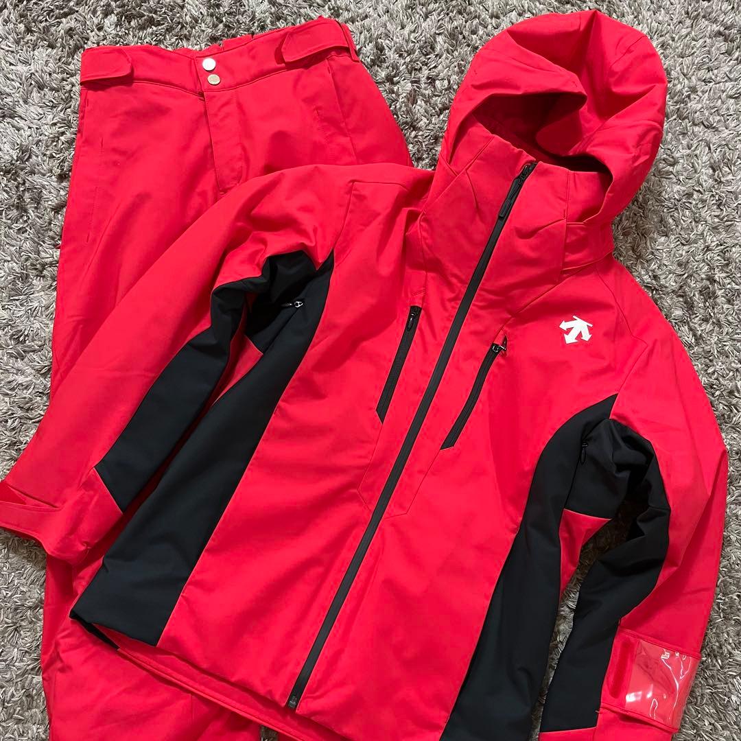 【23-24モデル！】 デサント スキーウェア 上下セット Mサイズ