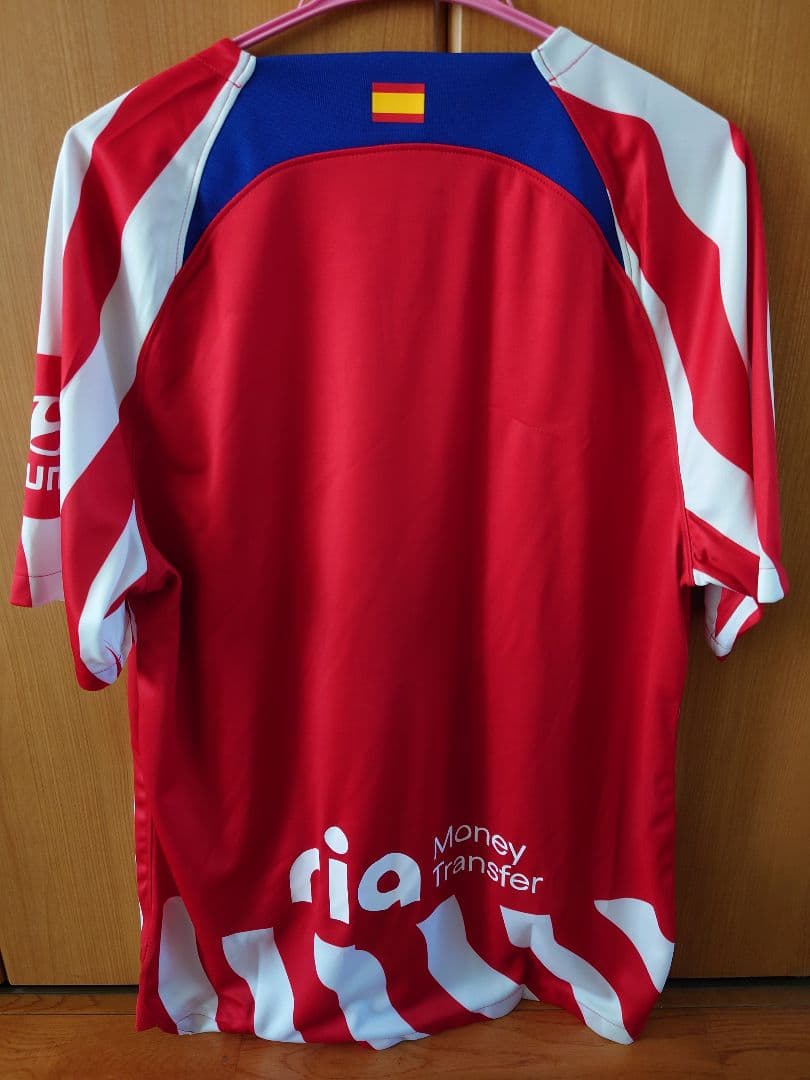 アトレティコ・マドリード　アルゼンチン代表3人のサイン入りユニフォーム+スカーフ