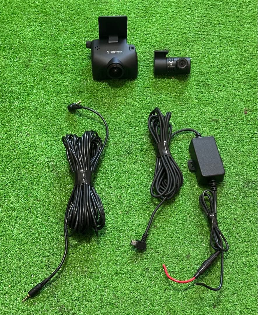 ユピテルZQ-31Rドライブレコーダー 360度前後カメラ 動作確認済み。