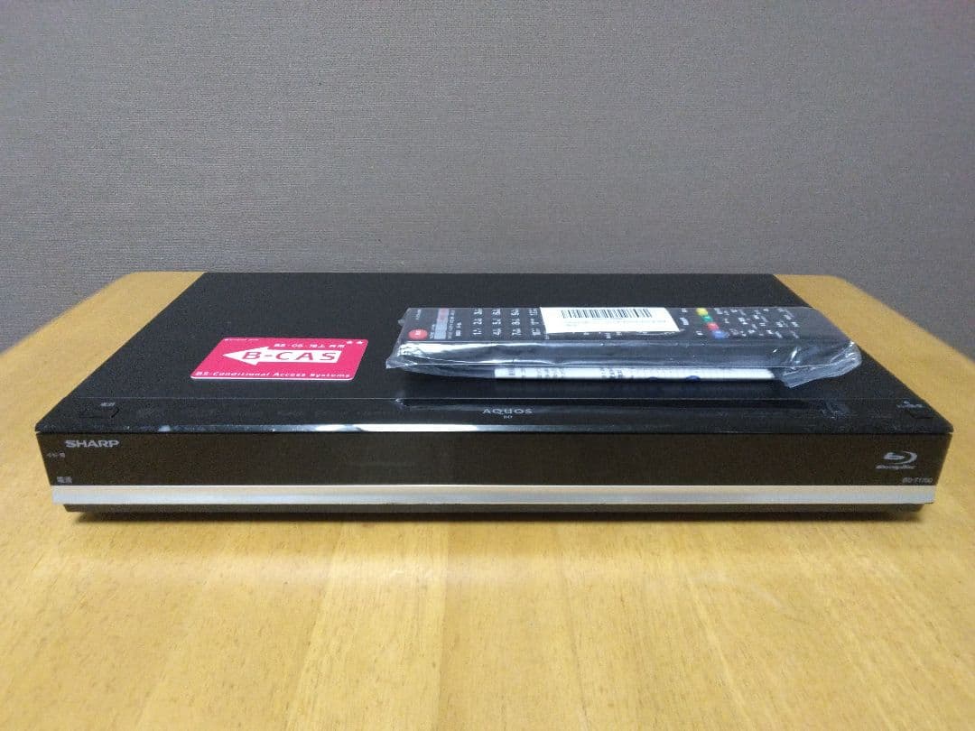SHARP ブルーレイレコーダー BDーT1700　 3番組同時録画　保証付