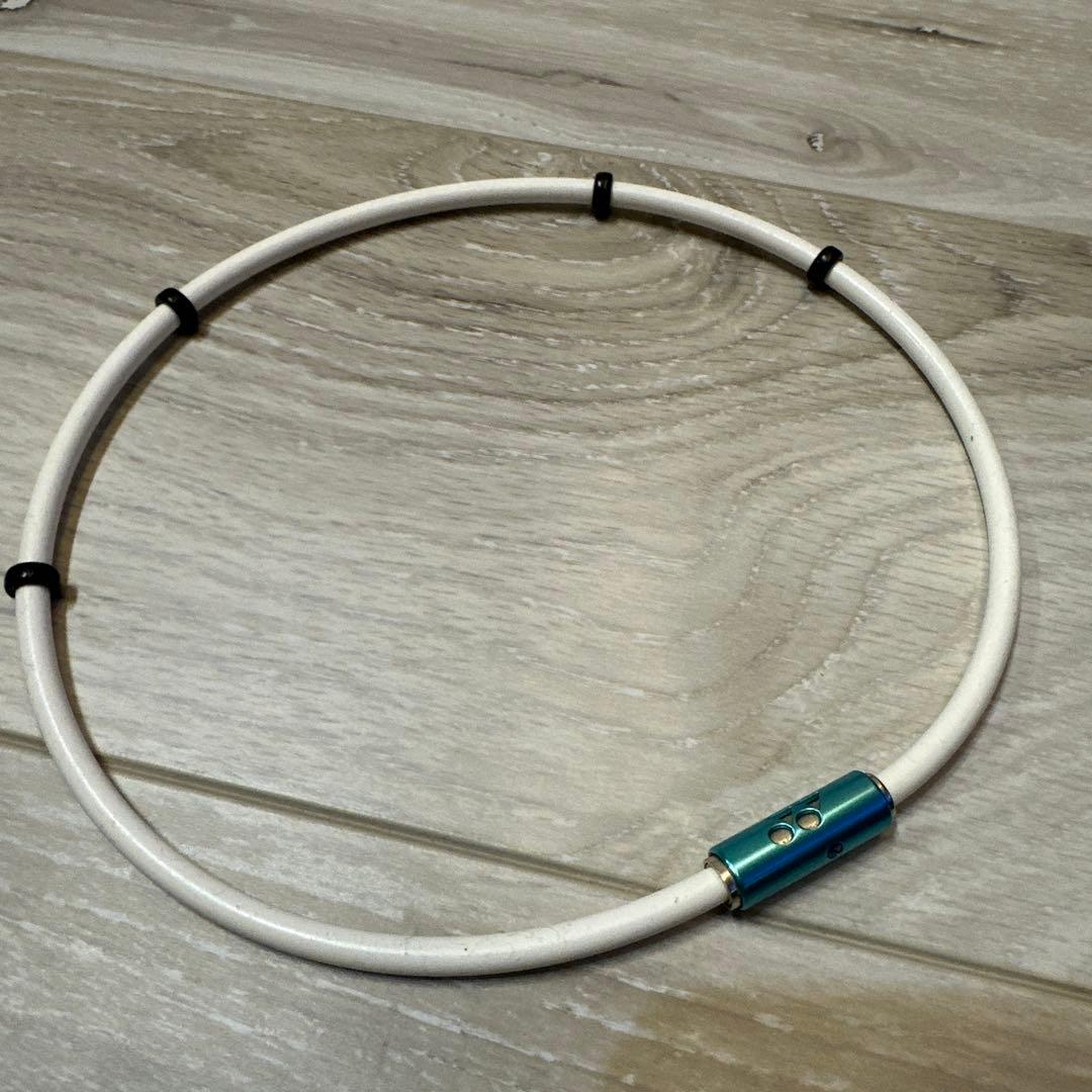 YONEX V×4 パワーネックレス Mサイズ