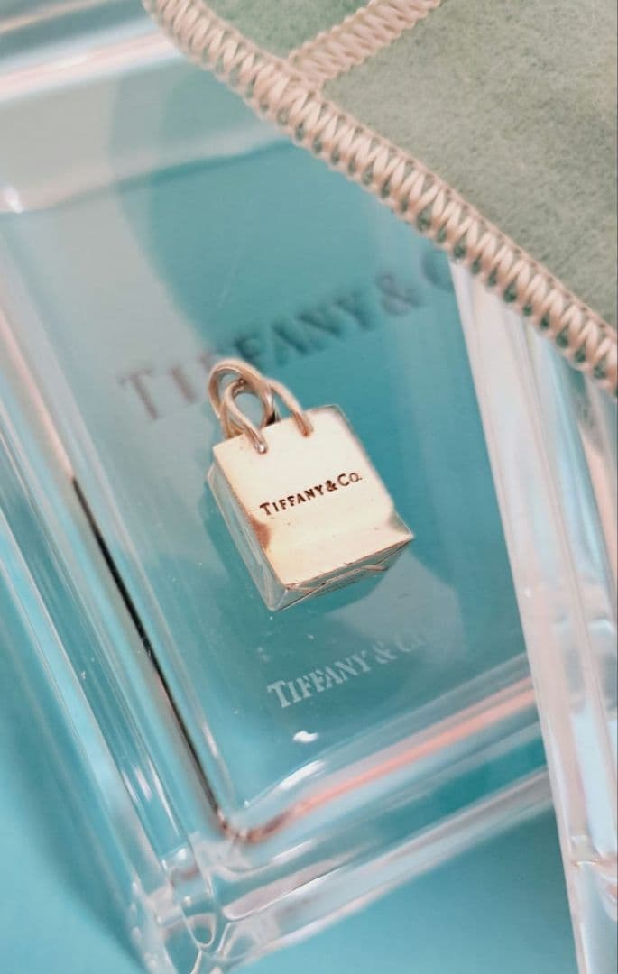 ティファニー ショッピングバッグ シルバー チャーム