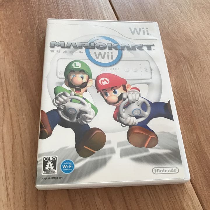 値下げしました！！Wii本体、コントローラー2個、人気ソフト4本セット