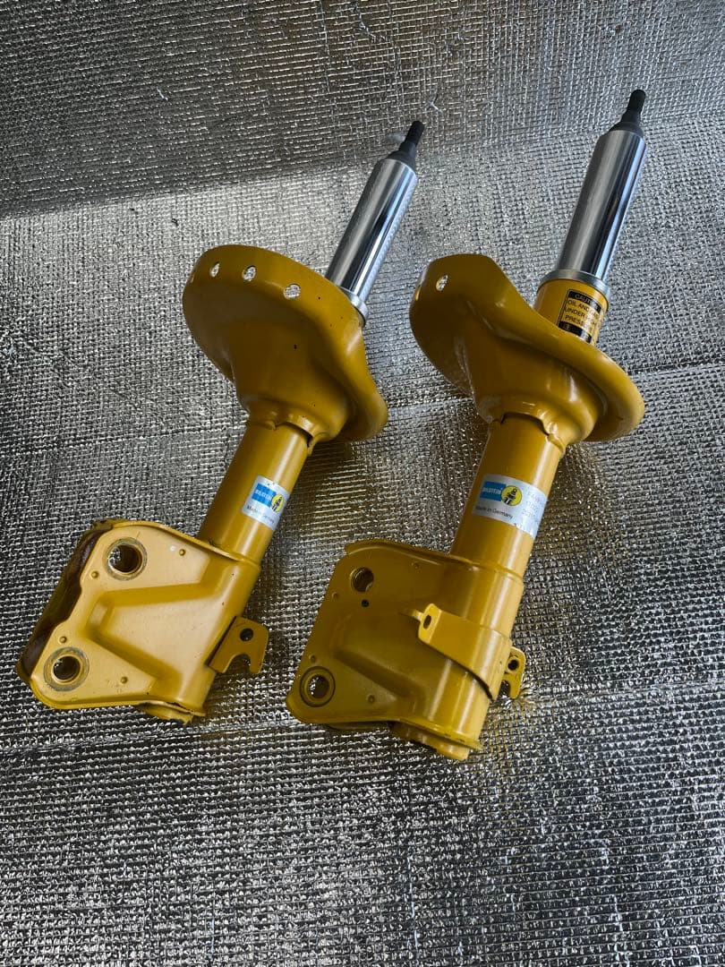 VM4 レヴォーグ　フロントショック