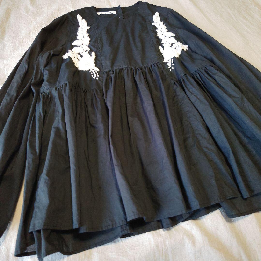 susuri ススリ リヴブラウス ギャザー 刺繍