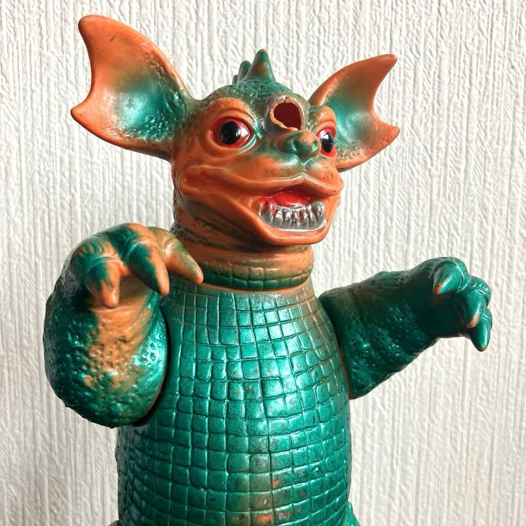 バラゴン　マルサン　スタンダードサイズ　ツノ破損あり　全身メタグリーン塗装