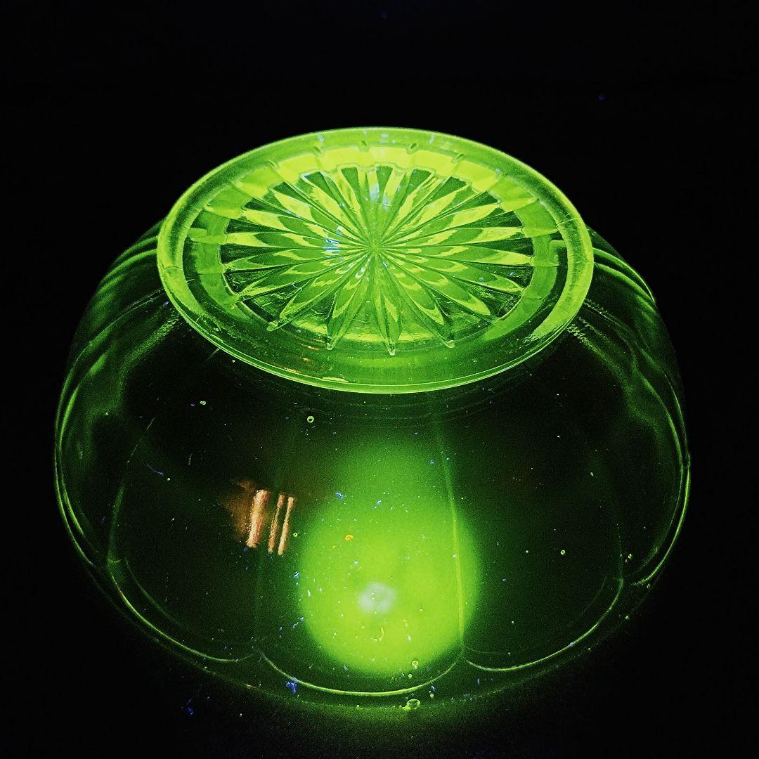 【希少】ウランガラス　蓋付き小物入れ　大正ロマン