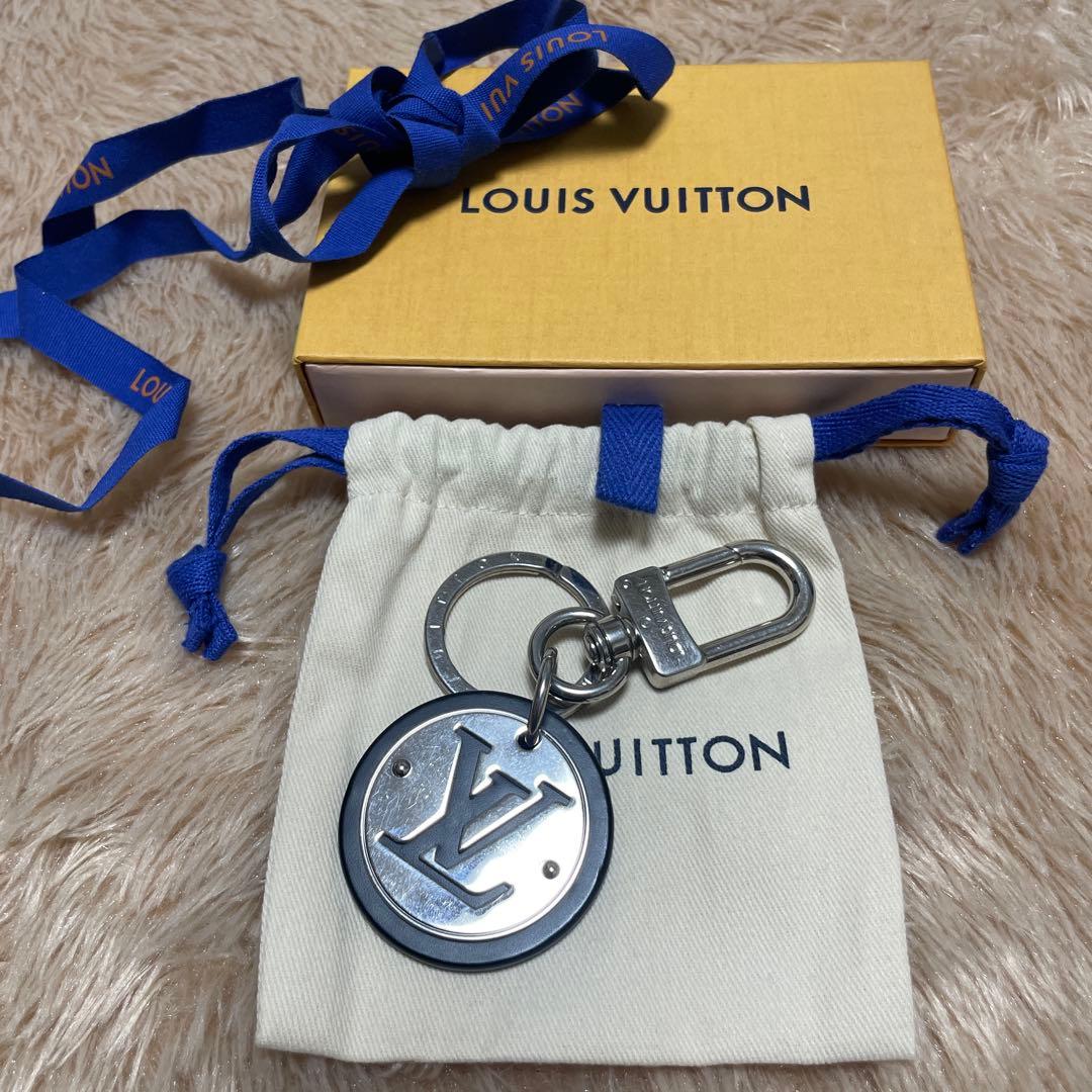 LouisVuittonロゴキーホルダーシルバー