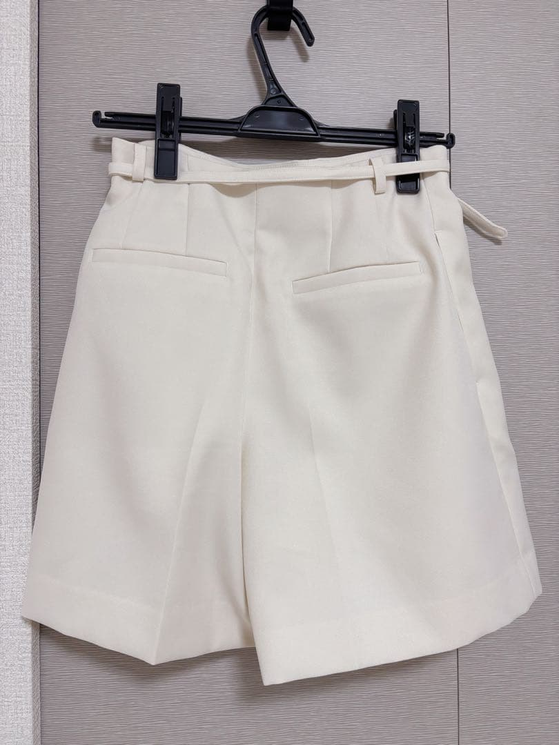 CELFORD♡ベルト付きハイウエストショートパンツ　IVR 36