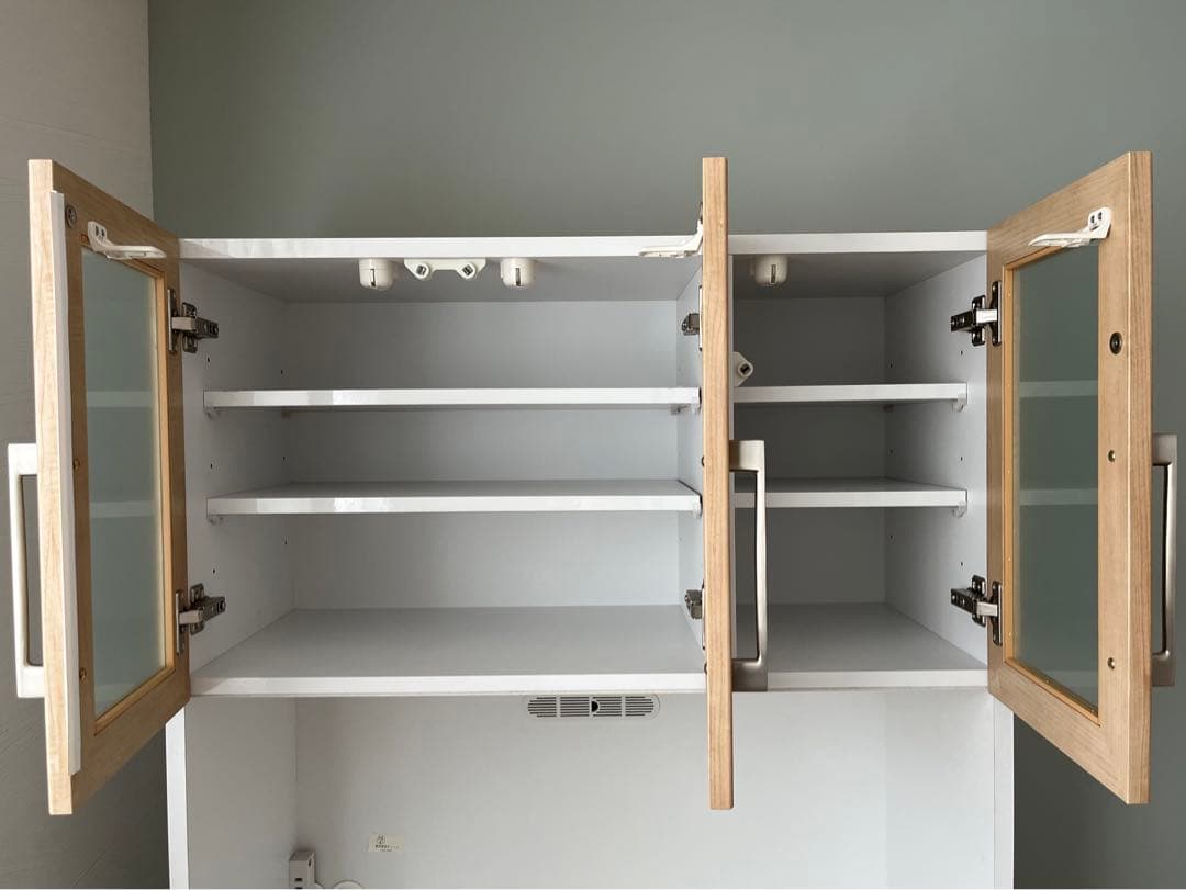 マナベインテリアハーツ　食器棚