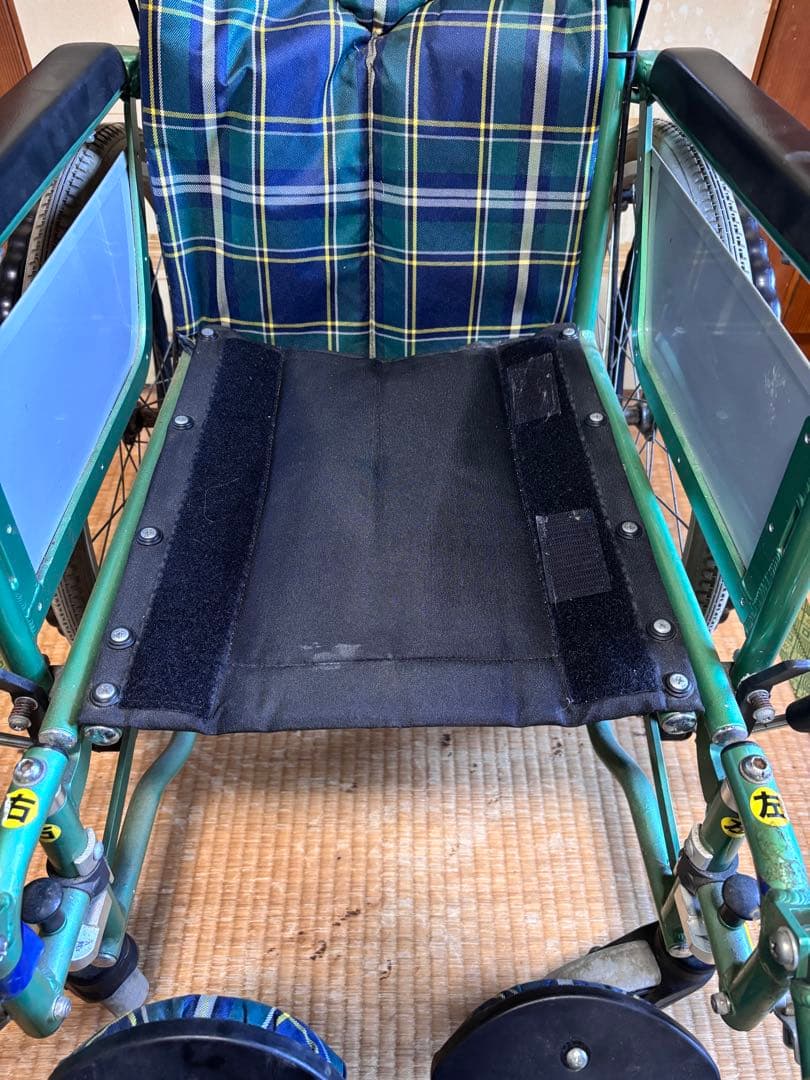 ⭐️折り畳み式車椅子　コンパクトサイズ　自走用車椅子